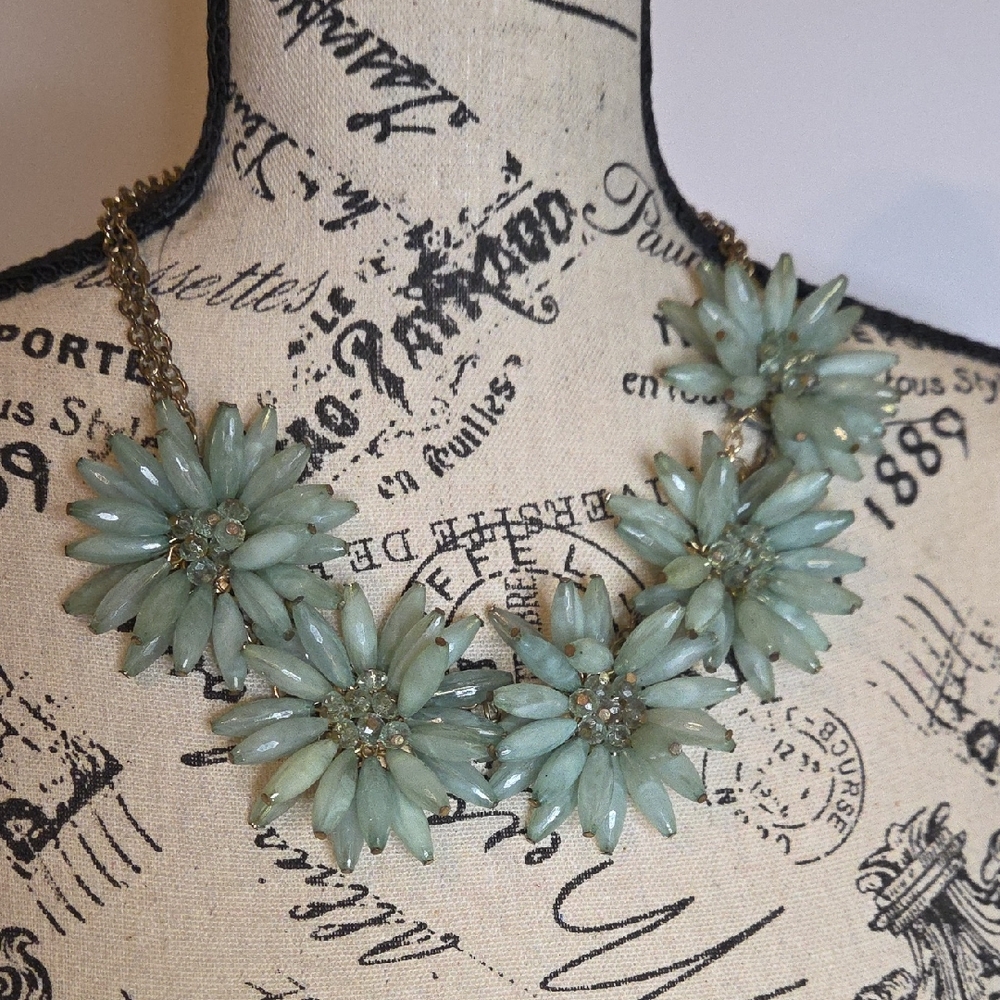 Floral Statement Necklace in Green